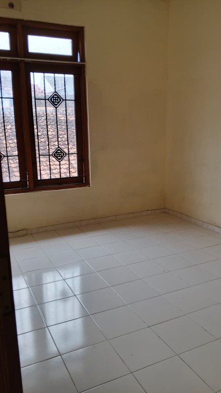 Rumah Dalam Perum Lokasi Dekat Jalan Kaliurang Km 7, Condongcatur, Depok, Sleman