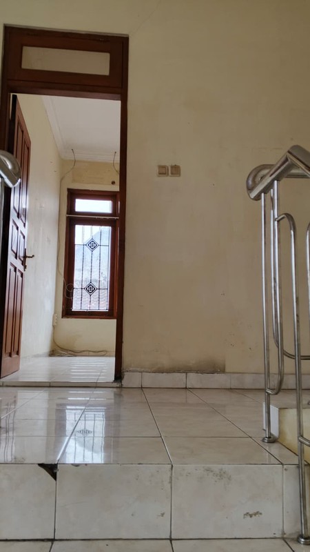 Rumah Dalam Perum Lokasi Dekat Jalan Kaliurang Km 7, Condongcatur, Depok, Sleman