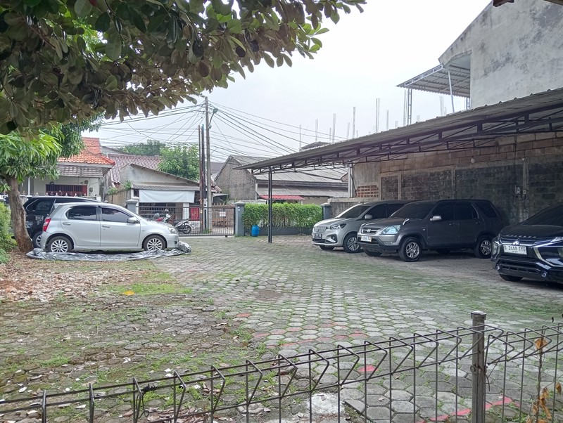 TURUN HARGA, Ciracas, Halaman Luas, Pinggir Jalan, Harga Nego