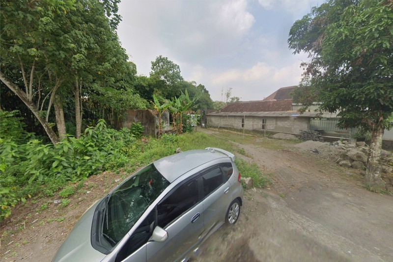 Tanah Pekarangan 844 Meter persegi Cocok Untuk Penginapan Lokasi Dekat SCH Sleman