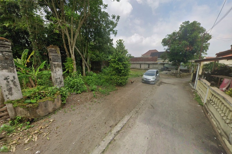 Tanah Pekarangan 844 Meter persegi Cocok Untuk Penginapan Lokasi Dekat SCH Sleman