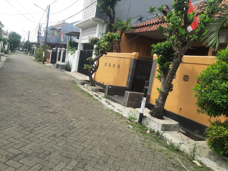 Rumah luas 2 lantai posisi di Hook di Cipadu