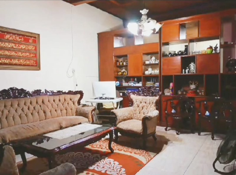 Rumah luas 2 lantai posisi di Hook di Cipadu