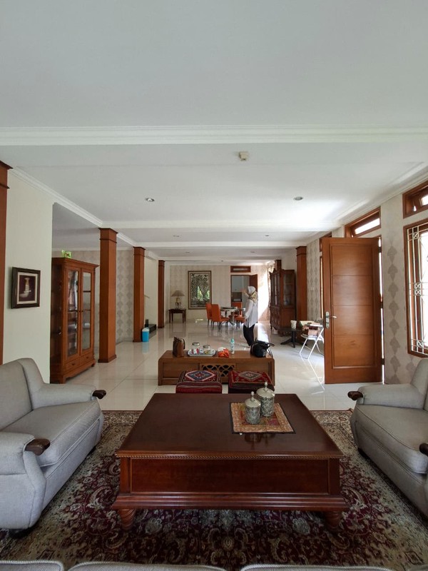 For Sale!! Rumah di Bintaro Jaya dengan KT 4+1 KM 4+1 Luas 450 m2 Bangunan 400 m2