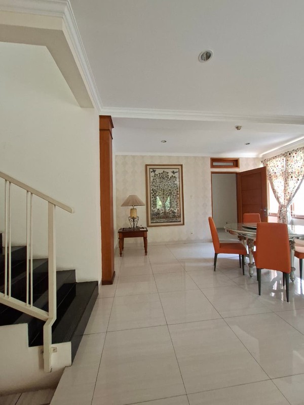 For Sale!! Rumah di Bintaro Jaya dengan KT 4+1 KM 4+1 Luas 450 m2 Bangunan 400 m2