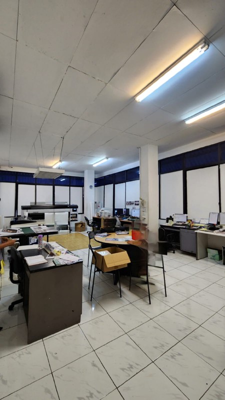 Dijual Ruko  di Petojo , Gambir , Jakarta Pusat. Bisa untuk Kantor/Usaha/Kost2an
