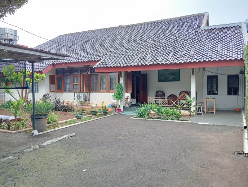 TURUN HARGA, Ciracas, Halaman Luas, Pinggir Jalan, Harga Nego