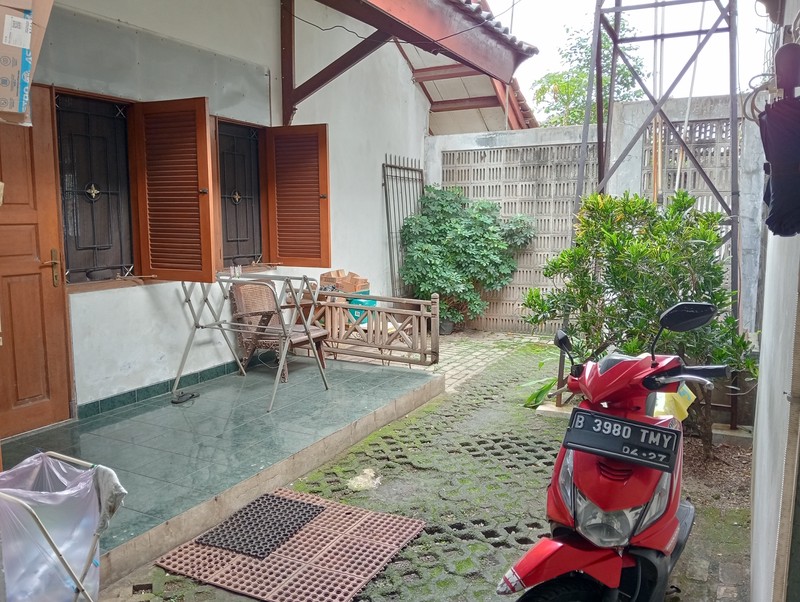 TURUN HARGA, Ciracas, Halaman Luas, Pinggir Jalan, Harga Nego