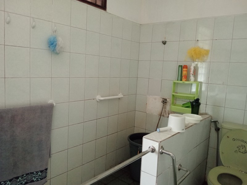 TURUN HARGA, Ciracas, Halaman Luas, Pinggir Jalan, Harga Nego