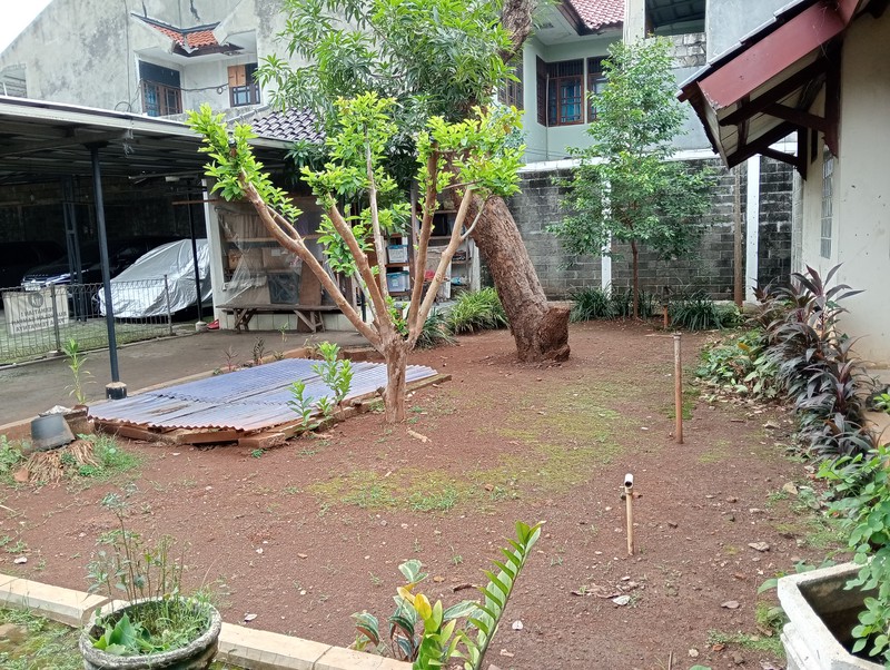 TURUN HARGA, Ciracas, Halaman Luas, Pinggir Jalan, Harga Nego