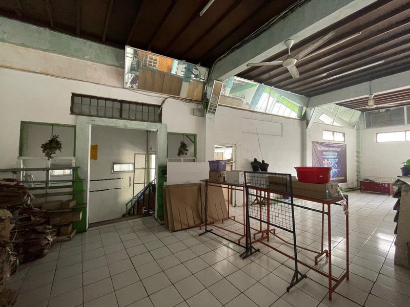 Disewakan Ruang Usaha Lokasi Strategis Jalan Kaliurang KM 5, Caturtunggal, Depok, Sleman