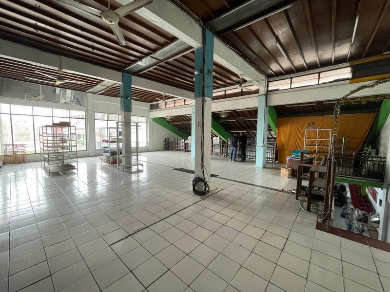 Disewakan Ruang Usaha Lokasi Strategis Jalan Kaliurang KM 5, Caturtunggal, Depok, Sleman