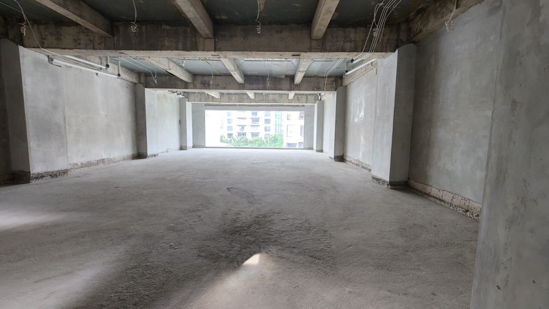 FOR RENT NEW BUILDING IN A COMMERCIAL AREA  AT MENTENG JAKARTA PUSAT( DI SEWAKAN GEDUNG BARU DI AREA KOMERSIAL MENTENG JAKARTA PUSAT )