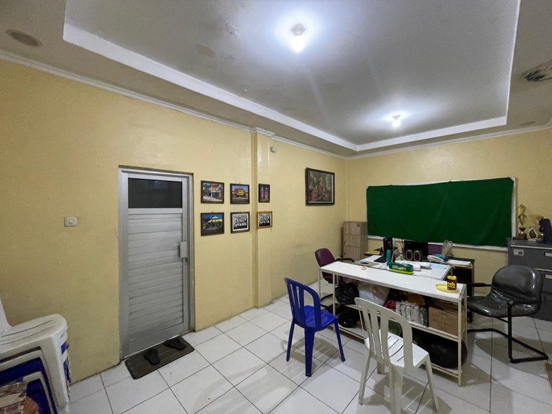 Disewakan Ruang Usaha Lokasi Strategis Jalan Kaliurang KM 5, Caturtunggal, Depok, Sleman