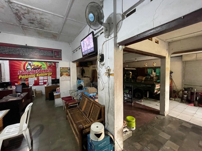 Disewakan Ruang Usaha Lokasi Strategis Jalan Kaliurang KM 5, Caturtunggal, Depok, Sleman