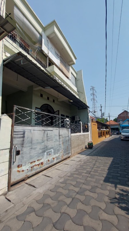 Hunian Nyaman 2 Lantai di Bulak Rukem Timur | Furnish, AC, SHM | 1 M Nego