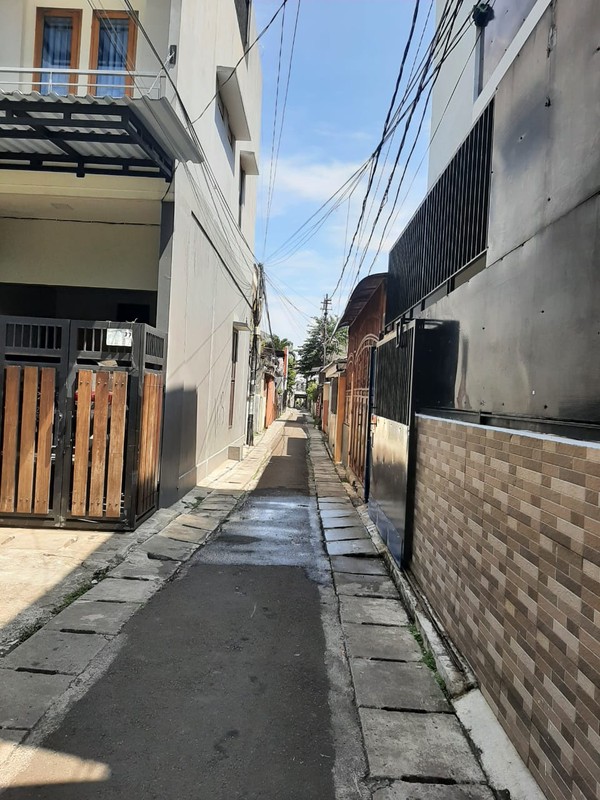 [DIJUAL] kost-kostan 11 Kamar Tidur + 4 Kamar mandi Sertifikat SHM @Jakarta Barat