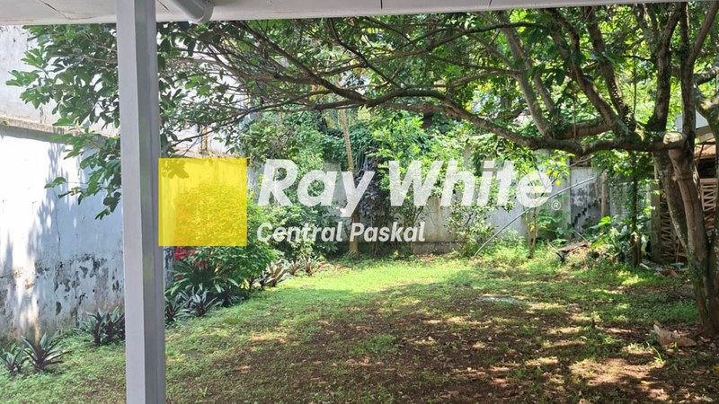 Rumah Sangat Asri di Hegarmanah Kota Bandung