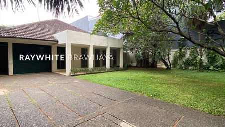 Rumah Lingkungan Tenang Area Kemang Dalam