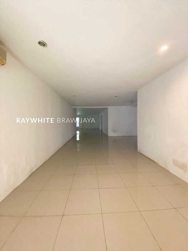 Rumah Lingkungan Tenang Area Kemang Dalam