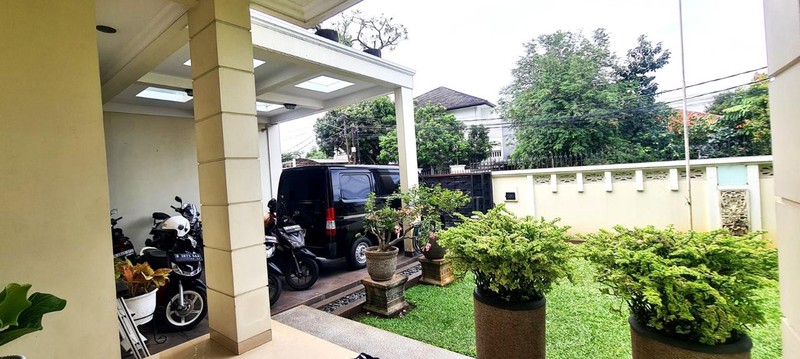 DIJUAL RUMAH MEWAH SIAP HUNI - REMPOA, JAKARTA SELATAN