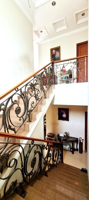 DIJUAL RUMAH MEWAH SIAP HUNI - REMPOA, JAKARTA SELATAN