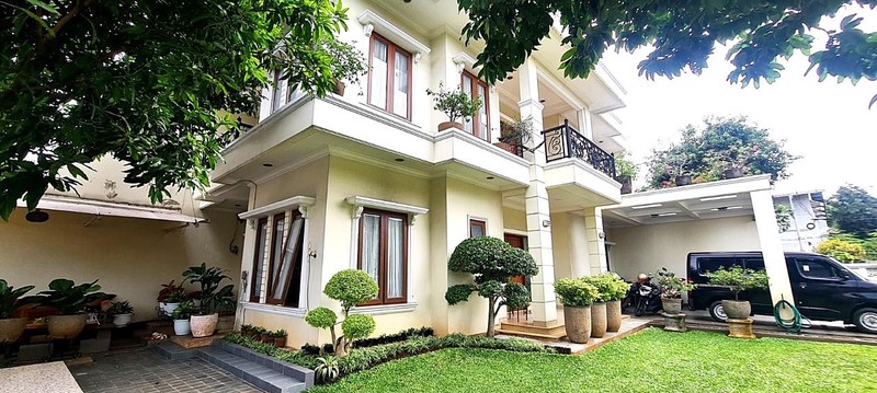 DIJUAL RUMAH MEWAH SIAP HUNI - REMPOA, JAKARTA SELATAN