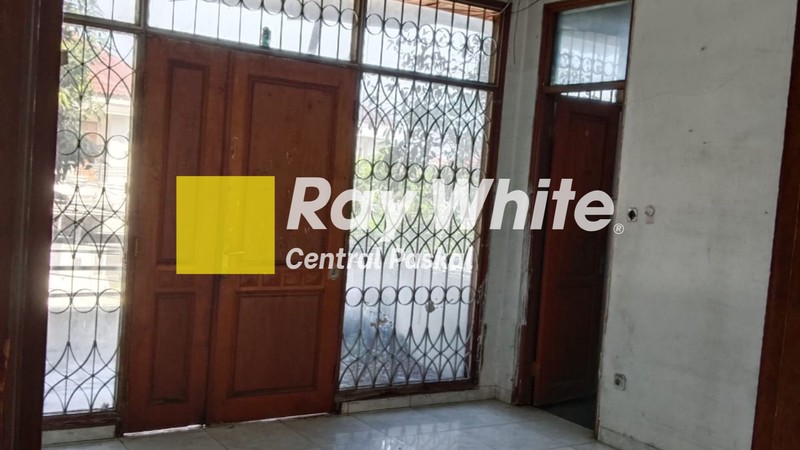 Rumah Hitung Tanah Saja di Mainroad Taman Holis Indah Bandung