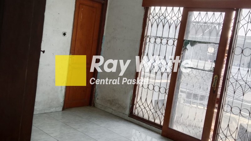 Rumah Hitung Tanah Saja di Mainroad Taman Holis Indah Bandung
