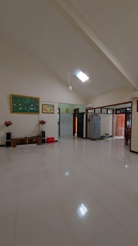 Dijual / Disewakan - Rumah Hook Rungkut Asri | Lokasi Premium, Siap Huni!