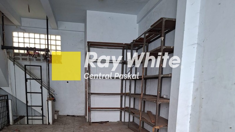 Ruko 3 Lantai, Ada Lift di Pasar Barat Bandung