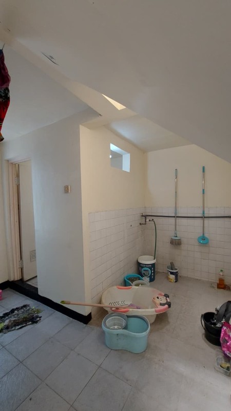 Rumah Posisi Hook + Toko di Rungkut Asri - Dijual / Disewa Nego!