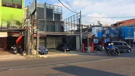 Disewakan Ruang Usaha 2 Lantai Lokasi Strategis Dekat Kampus UGM
