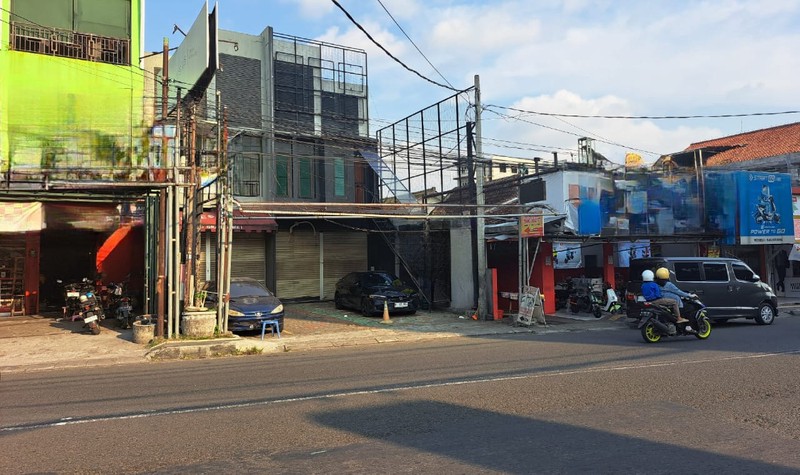 Disewakan Ruang Usaha 2 Lantai Lokasi Strategis Dekat Kampus UGM