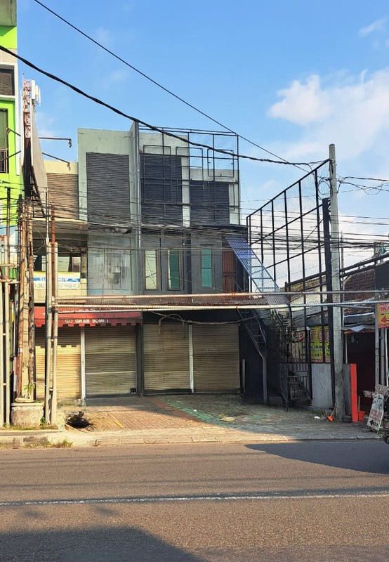 Disewakan Ruang Usaha 2 Lantai Lokasi Strategis Dekat Kampus UGM