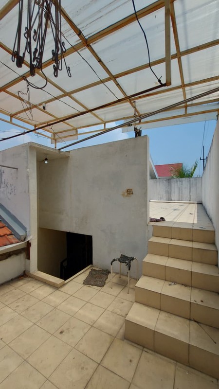 Rungkut Asri - Corner Property with Dual Access & Shop Front