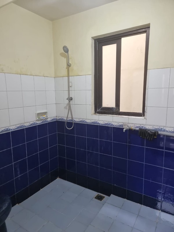 Rumah Siap Huni di Klampis Surabaya - LT 190 m², SHM, Usaha Kost Aktif