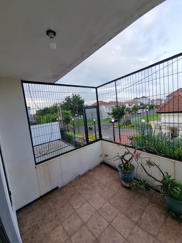 Rumah Siap Huni di Klampis Surabaya - LT 190 m², SHM, Usaha Kost Aktif