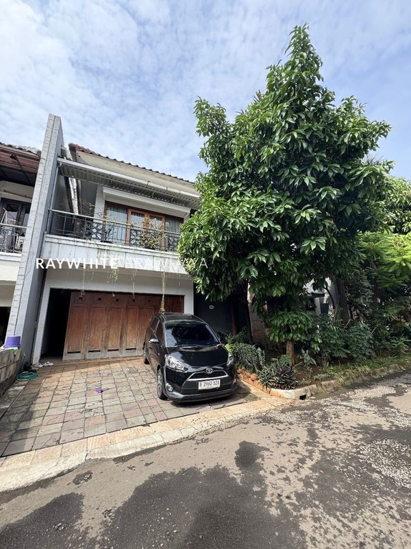 Townhouse Siap Huni, Lingkungan Tenang Area Ampera Kemang