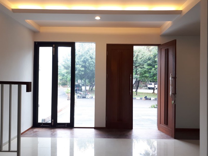 Rumah Mewah di Bintaro Jaya dengan KT 6+1 K 5+1 Sertifikat SHM