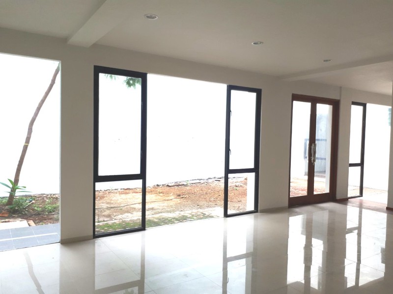 Rumah Mewah di Bintaro Jaya dengan KT 6+1 K 5+1 Sertifikat SHM