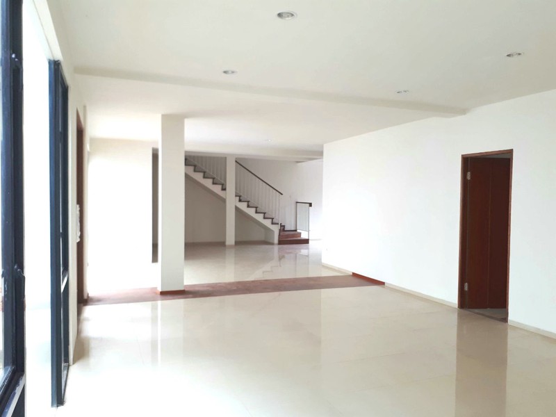 Rumah Mewah di Bintaro Jaya dengan KT 6+1 K 5+1 Sertifikat SHM