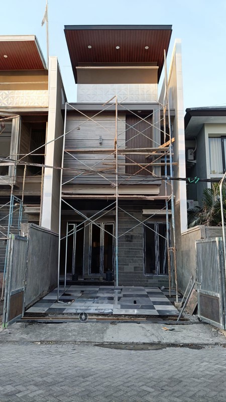 Dijual Rumah Baru Gress Manyar Jaya Surabaya Timur - Row Jalan 4 Mobil