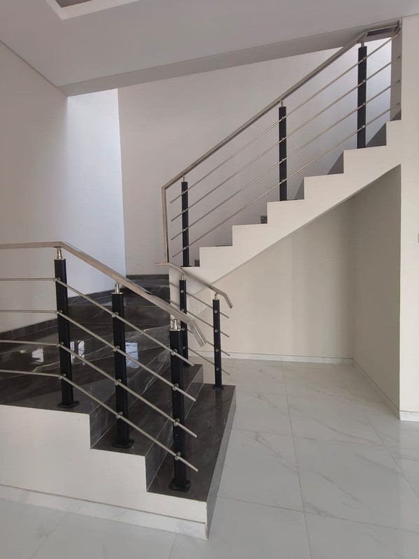 Dijual Rumah Manyar Tirtoyoso Utara Surabaya Timur - Baru Modern Dekat MERR & Galaxy Mall