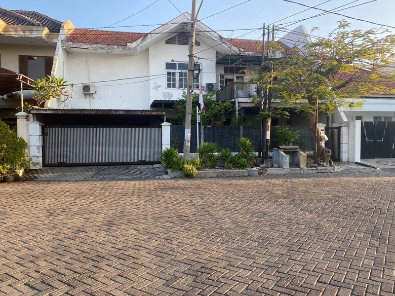 Dijual Rumah Klampis Indah Surabaya Timur - 1.5 Lantai Multifungsi Dekat Hokky Merr