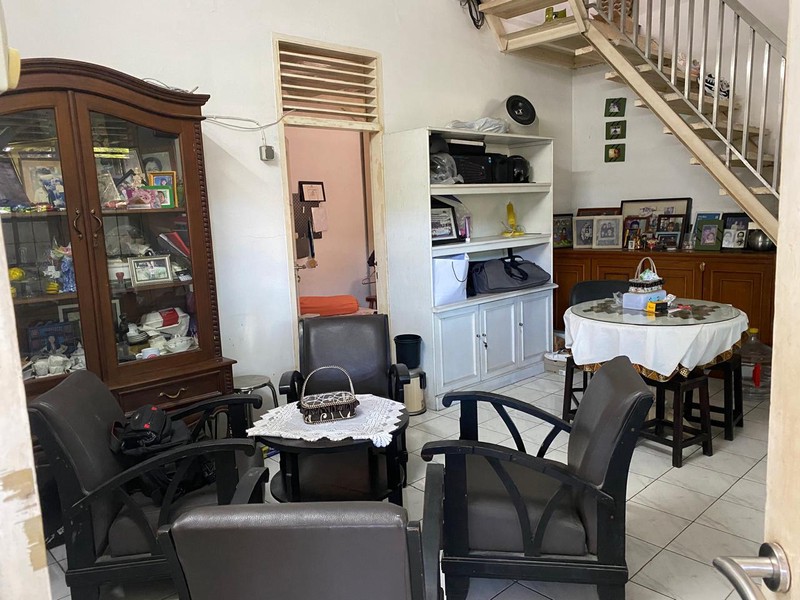 Dijual Rumah Klampis Indah Surabaya Timur - 1.5 Lantai Multifungsi Dekat Hokky Merr