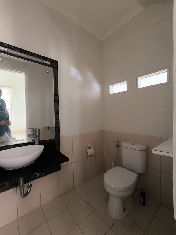RUMAH DISEWA JALAN BUNGA KAMBOJA CIPETE