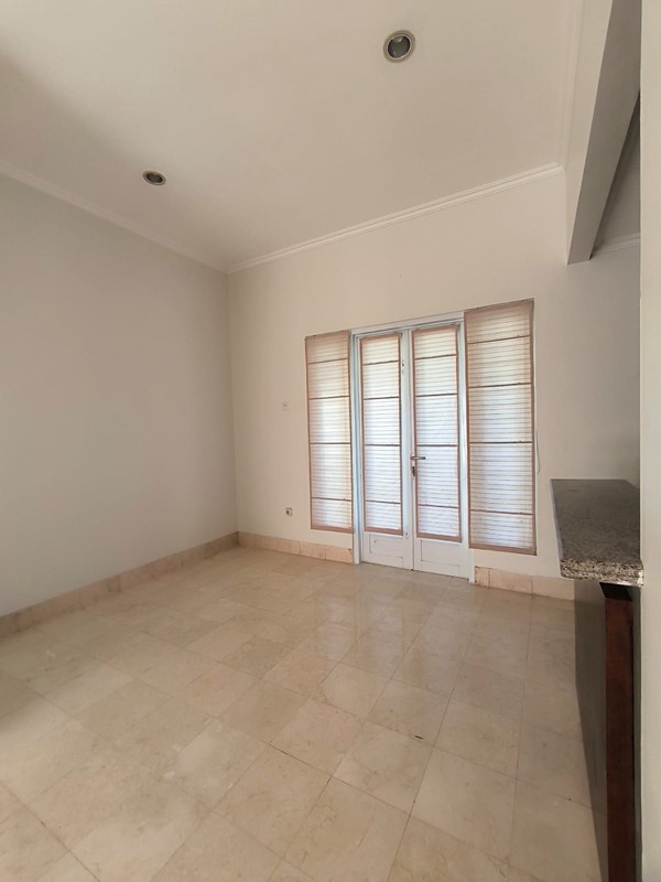 RUMAH DISEWA JALAN BUNGA KAMBOJA CIPETE