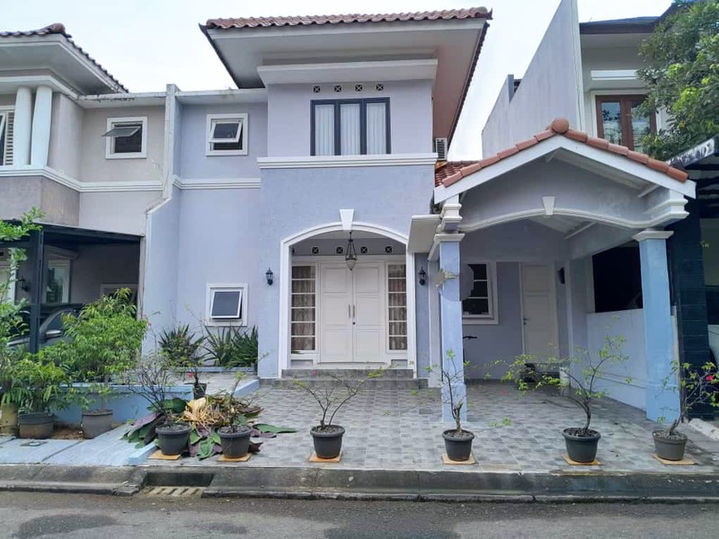 Rumah dalam cluster,jalan lebar di Bintaro Jaya 9.
