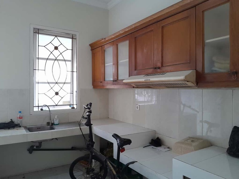 Rumah dalam cluster,jalan lebar di Bintaro Jaya 9.